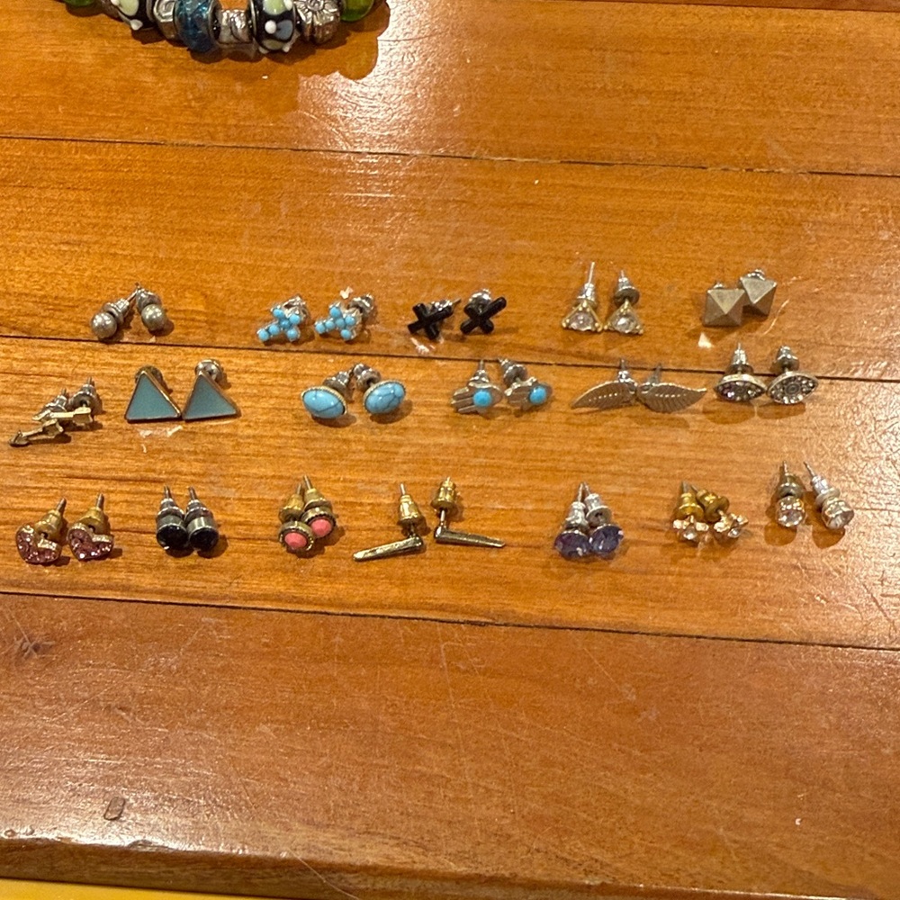 Mixed Women's Stud Earring Set in Turquoise, Black, Pink, Purple, Gold